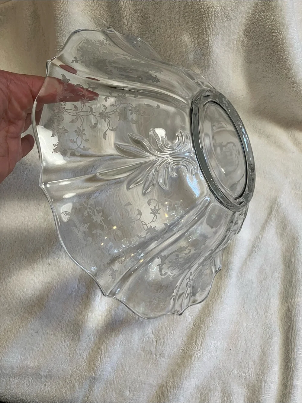 VTG Fostoria Glass Company serving bowl Baroque shape, Chintz floral etching